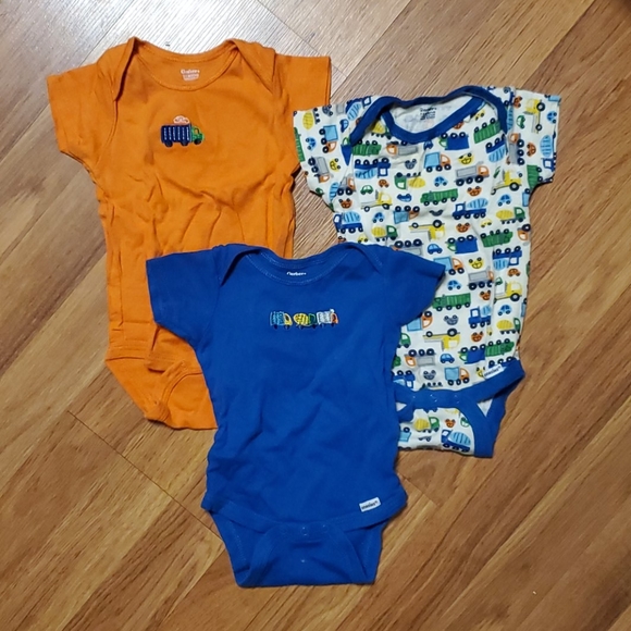 3-9m Gerber 100% Cotton Truck Set - Picture 1 of 3